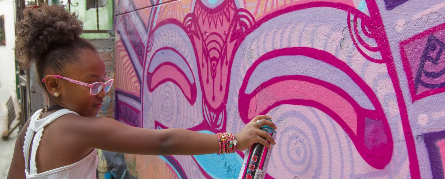 All Female Graffiti Crew Brings Colombian Vibes to East Tremont